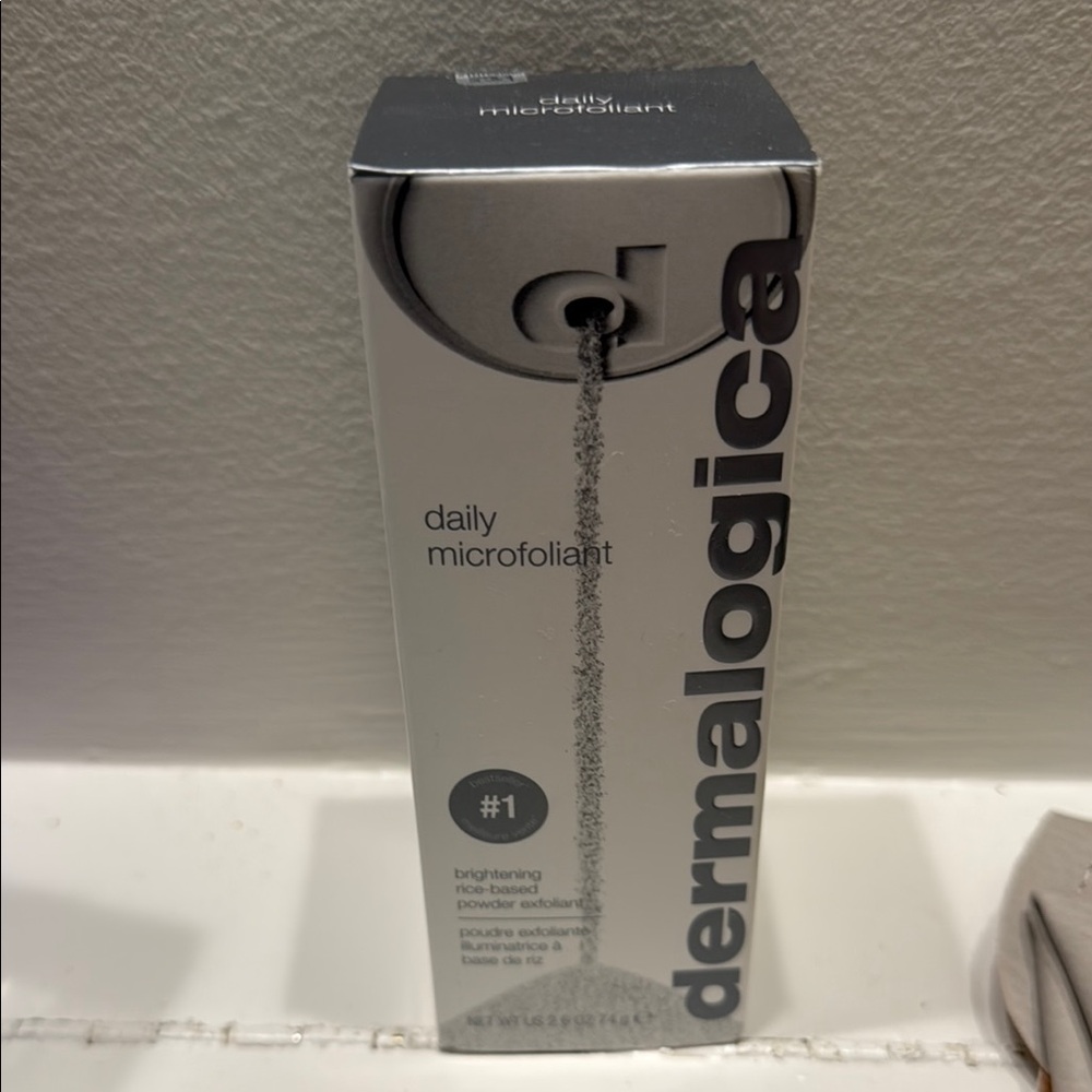 Dermalogica Daily Microfoliant in Gray and White